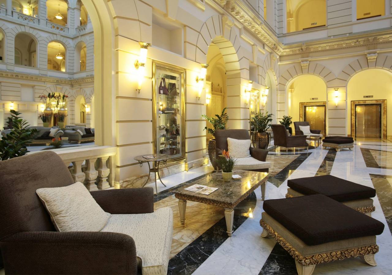 Boscolo Budapest Hotel földszint modern bútorokkal
