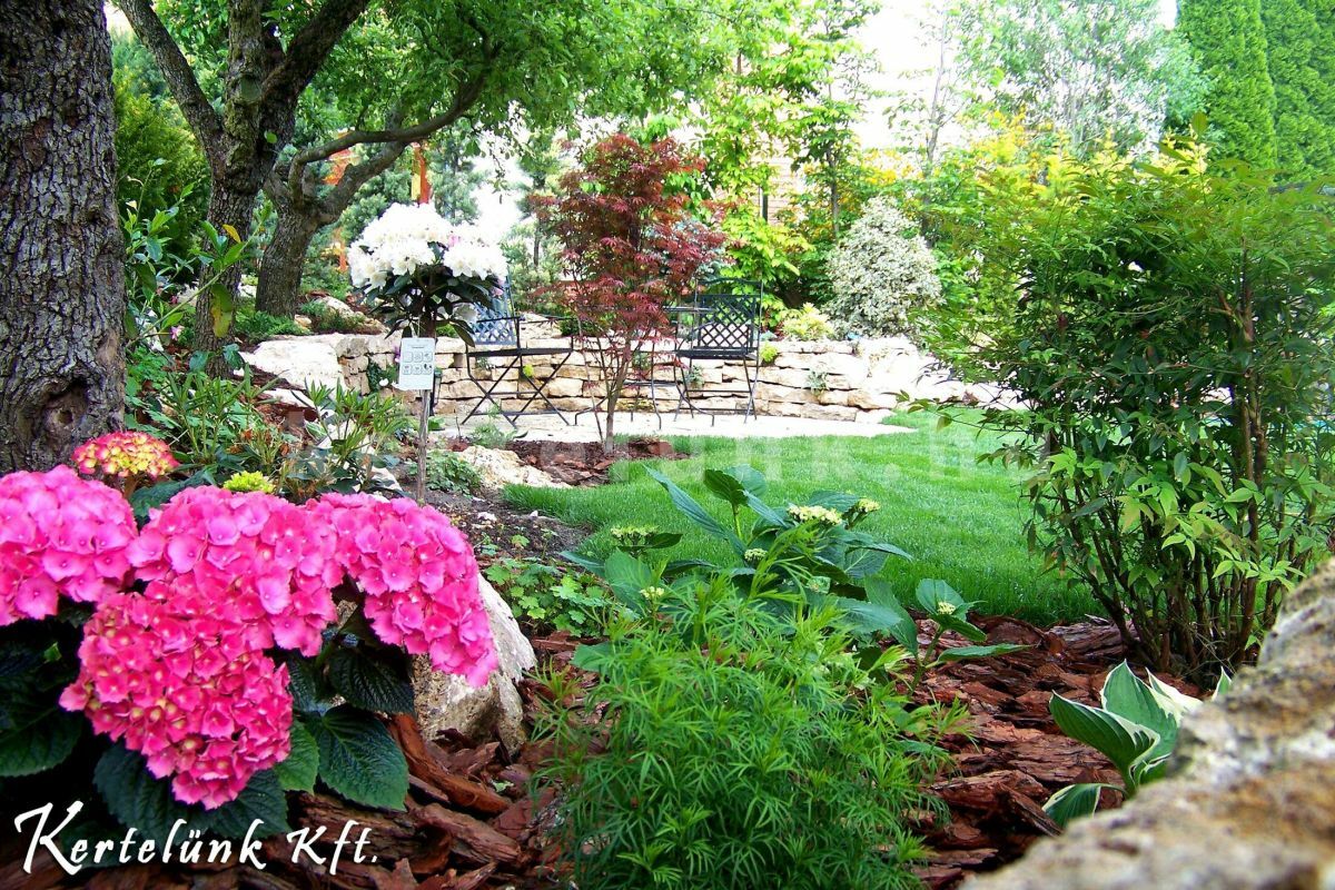 Kőburkolatok a kertben mediterrán hangulatban