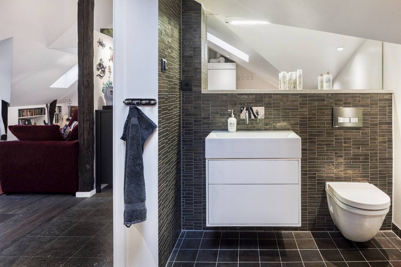 A modern fürdőszobai elemek is megjelennek
