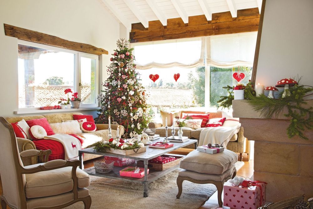 Karácsonyfa rusztikus nappaliban