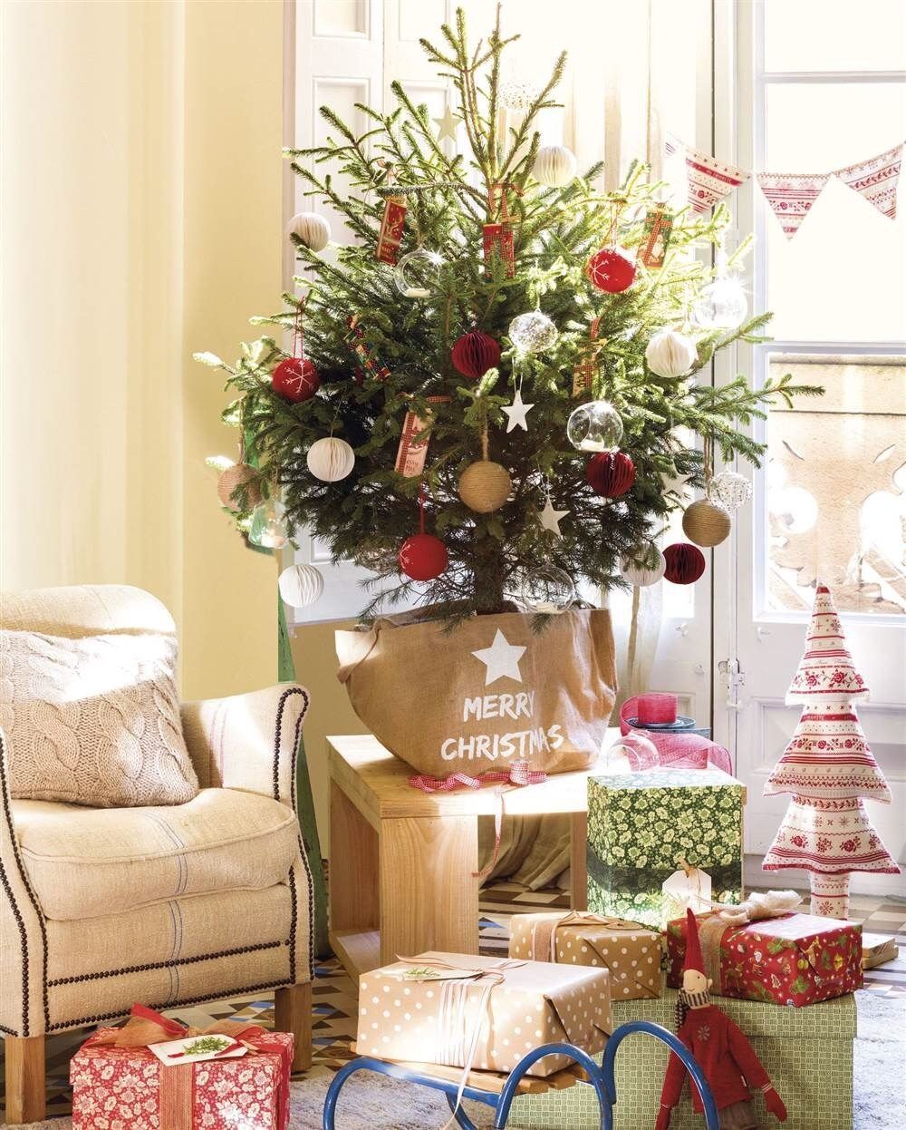 Mini Karácsonyfa a nappali sarkában