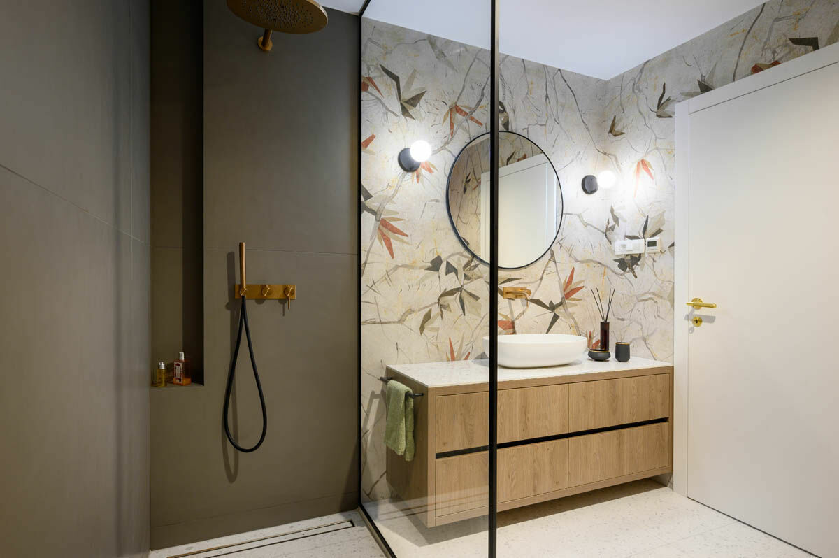 Wall&Decò Augusta vízálló tapéta került a fürdőszobába