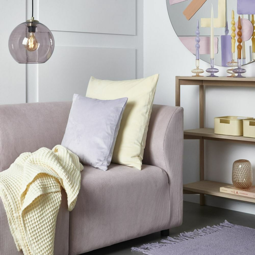 Pasztell színű kanapé és bútorhuzat