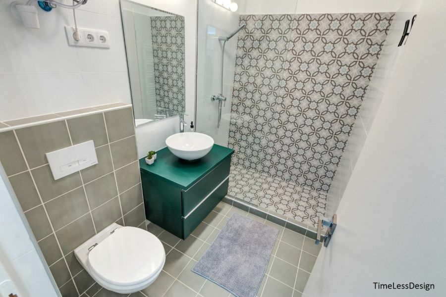 Élénkzöld fürdőszobai szekrény