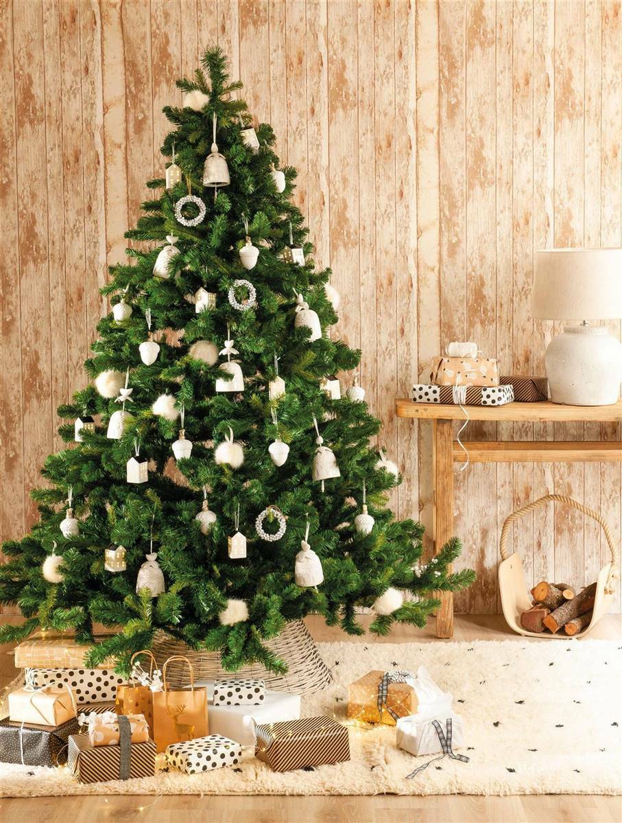 Karácsonyfa díszítés csak fehérrel