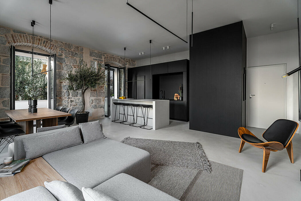 Régi felújított ház modern nappalival