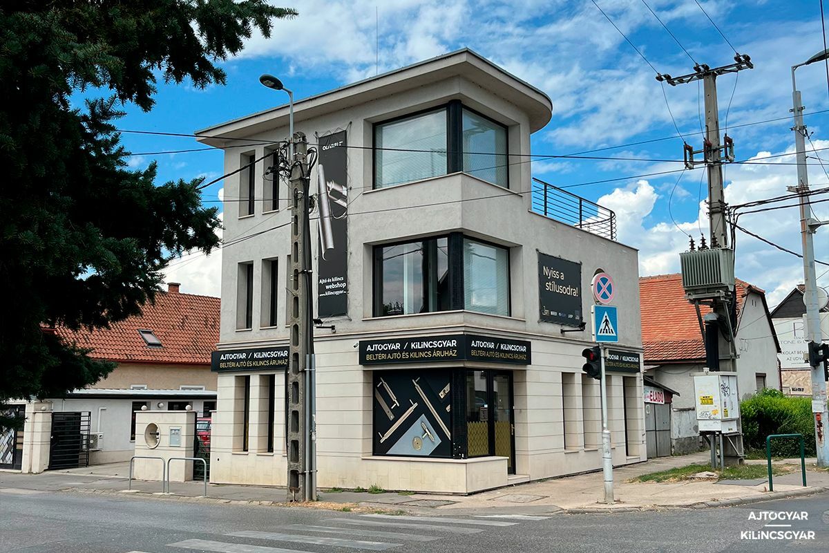 Budaörsi ajtó bemutatóteren