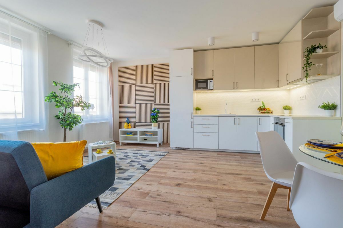 A falak ívéhez igazodó modern konyhabútor