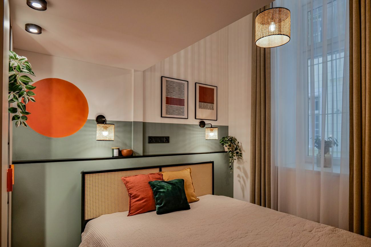 Egyszerű mégis nagyszerű dekoráció zöld falfestéssel