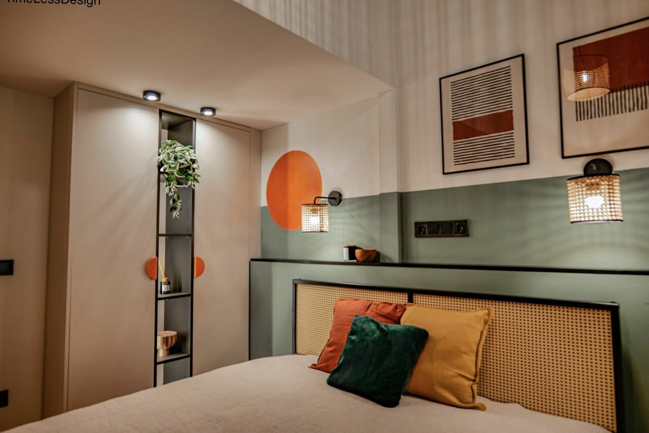 Egyedi tervezésű szekrény a témához illő fogantyúkkal