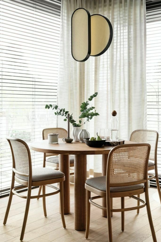 Thonet nádazású étkezőszékek