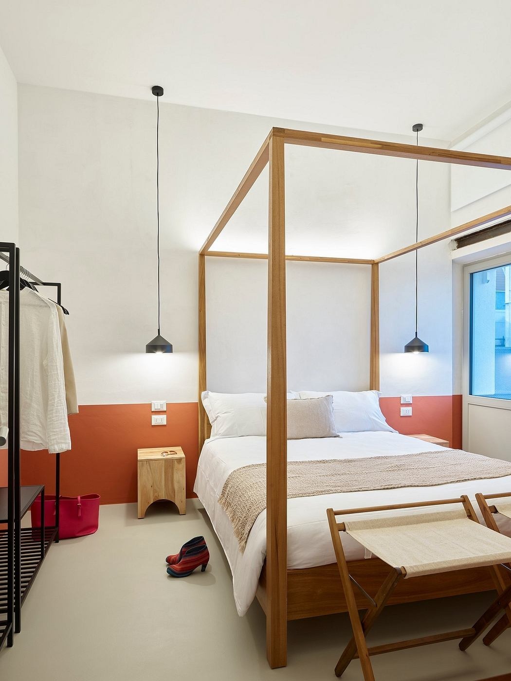 Nyitott modern szobainas fekete színben