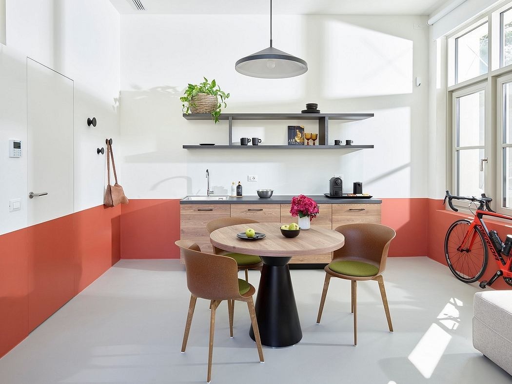 Kényelmes fa étkezőszékek, olasz design