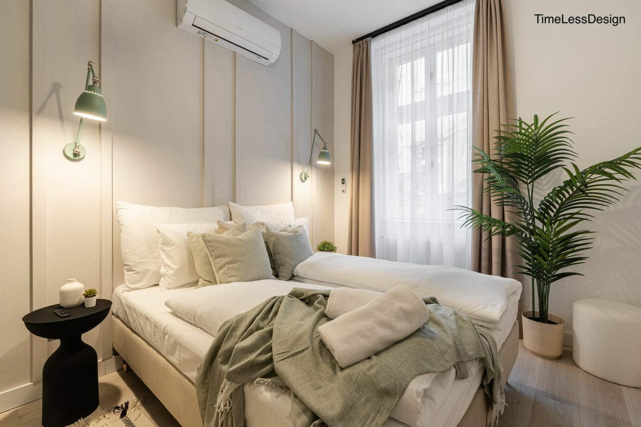 Elegáns de visszafogott szálloda hangulatú berendezés