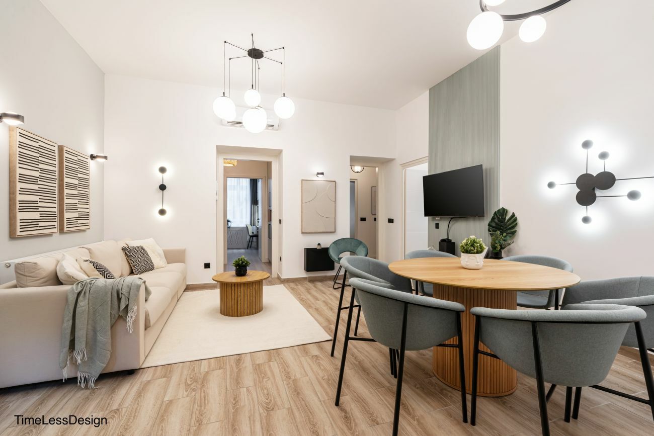 Változatos fali lámpák és modern csillárok