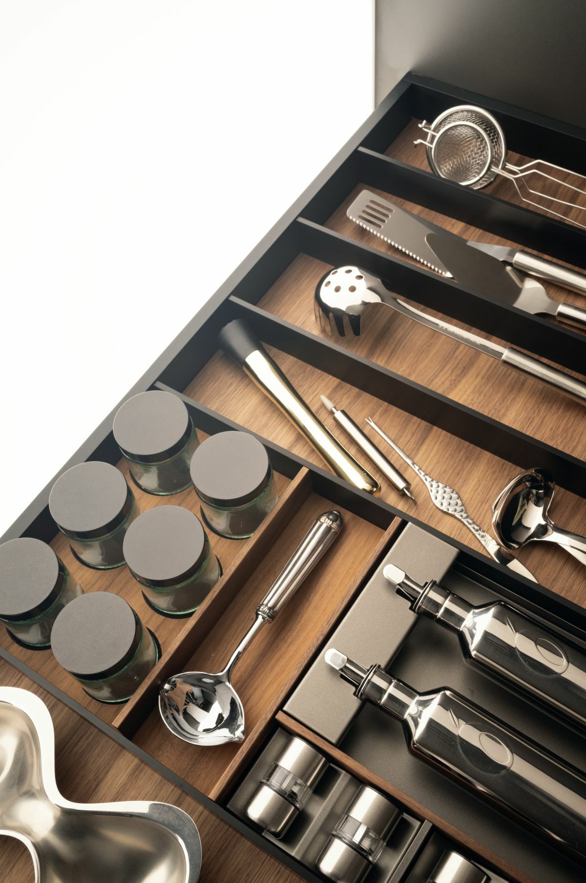 Konyhabútor kiegészítők és rendezők