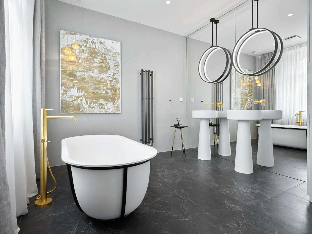 Fürdőszoba tükrös fallal