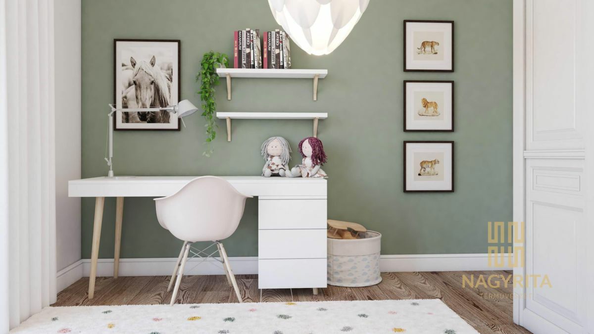 Gyerekszoba zöld fallal és polcrendszerrel