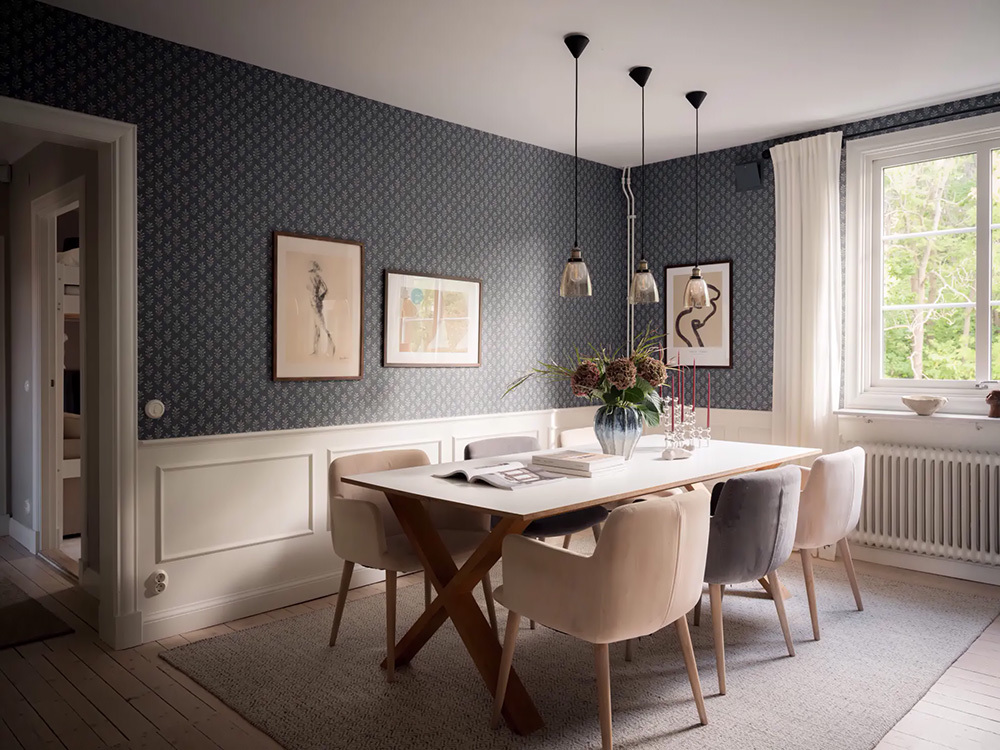 Különálló étkező nagy fotelekkel