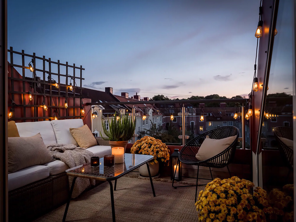 Inspiráló kis terasz kanapéval