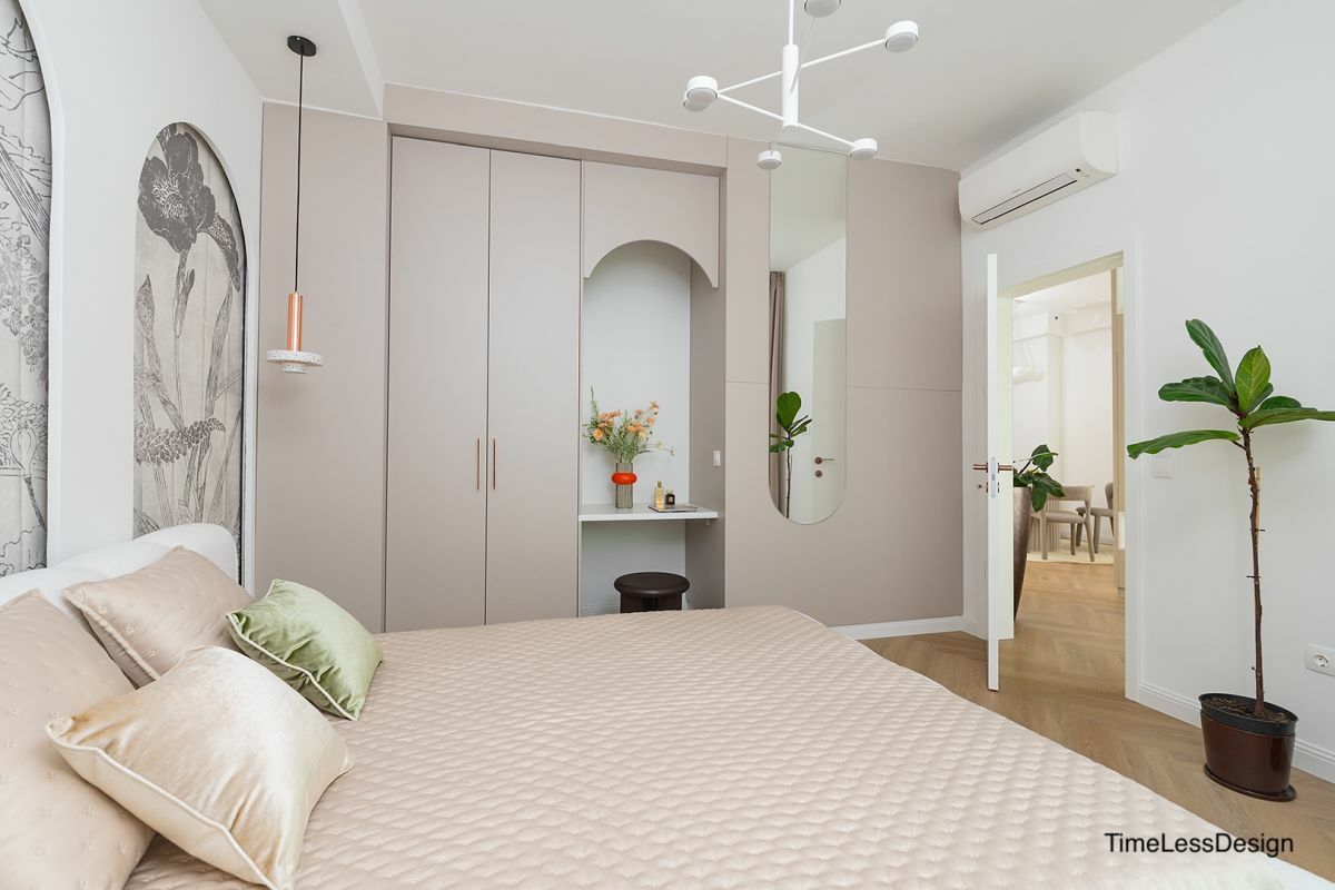 Krémes árnyalatú gardrób a hálóban