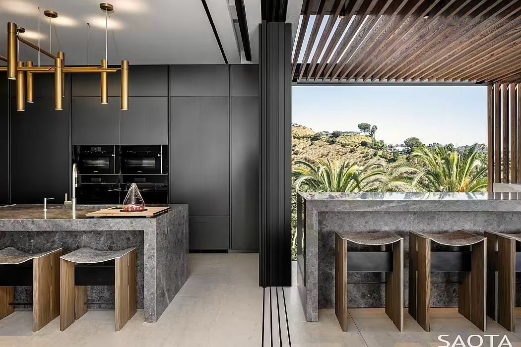 Tolóajtó a terasz és nappali között