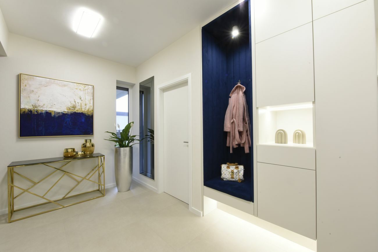 Egyedi tervezésű előszobai bútor