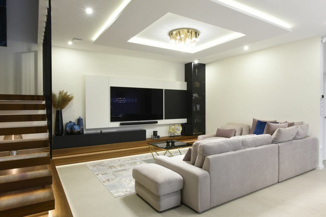 Látványos álmennyezet rejtett fényekkel