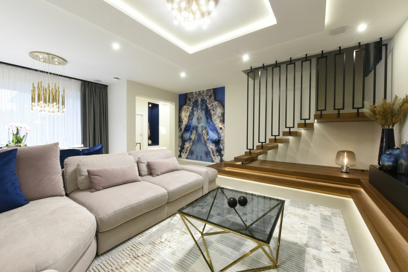 Nappali elegáns dekorburkolattal