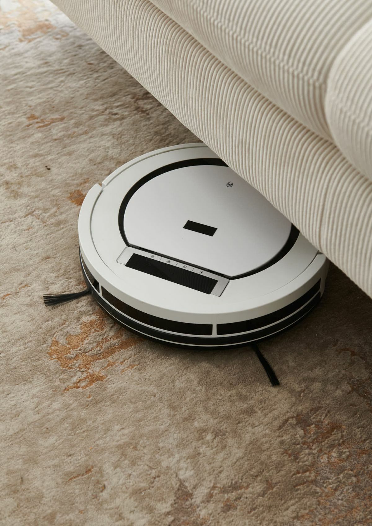 Robotporszívó is elfér a kanapé alatt