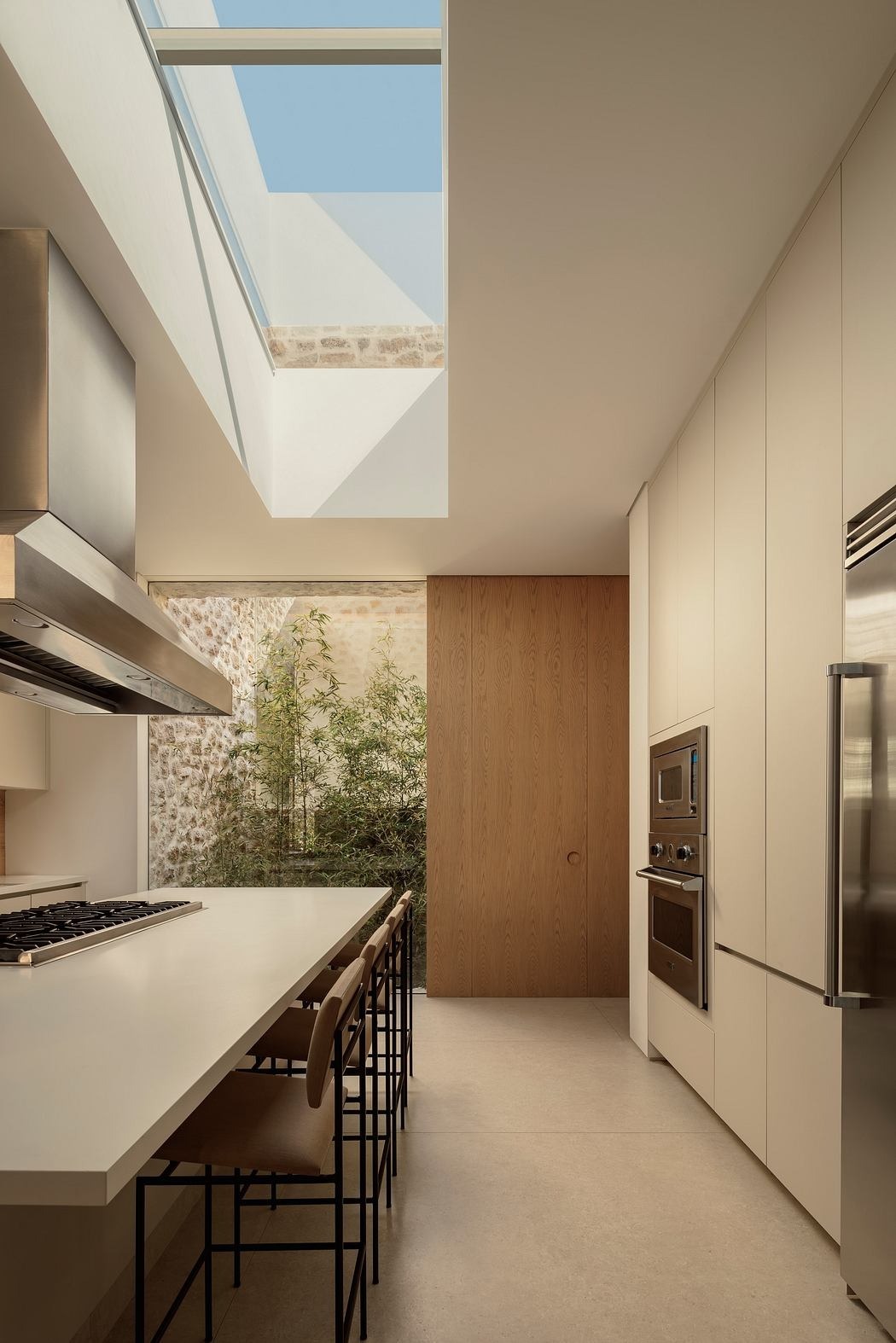 Konyha mennyezeti ablakból megvilágítva