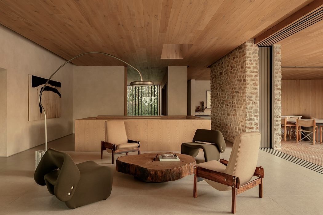 Design bútorokkal berendezett családi otthon