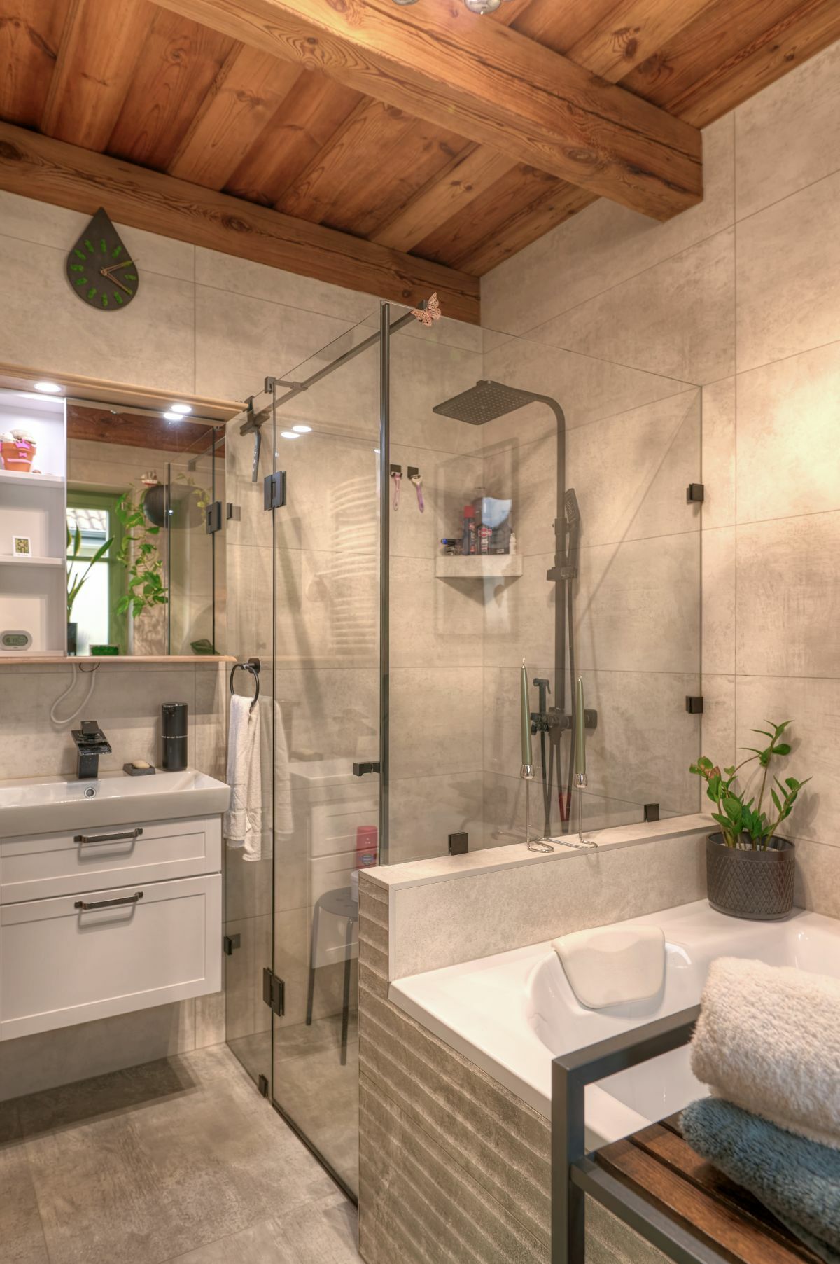 Modern zuhanyzó és fürdőkád