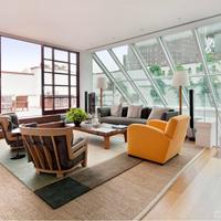 Manhattani loft jellegű penthouse lakás tetőterass