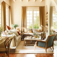 Mediterrán nappali egyszínű függönnyel