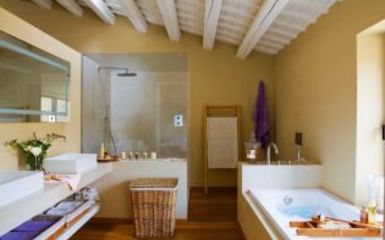 Modern mediterrán fürdőszoba alaprajzzal