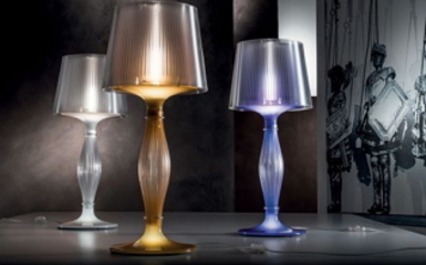 Hangulatvilágítás és az otthonosság érzete stílusos asztali lámpákkal