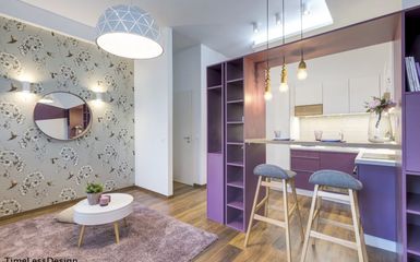 Lila és tölgy színek uralják a Haller utcai 40 m2-es másfél szobás lakást