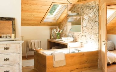 12 látványos tetőtéri fürdőszoba a legjobb térkihasználással