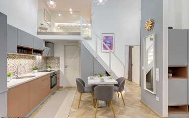 A rosegold és a szürke kombinációja teszi otthonossá a Teréz körúti 51 m2-es lakás tereit