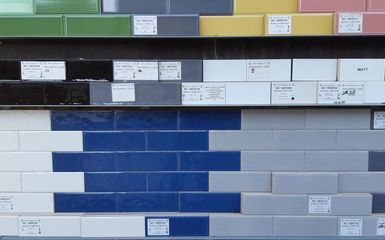 Új felülettel megjelenő metró csempe sorozat változatos színekben
