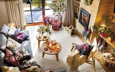Karácsonyi dekoráció és fenyőfa díszítés mint közös családi program