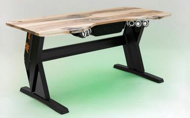 Magyar fejlesztésű állítható magasságú epoxi gyanta okosasztal tömörfa asztallappal