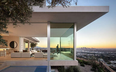 Modernista villa a Los Angeles-i Hollywood Hillsben