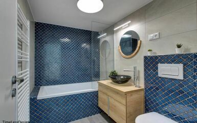 Belvárosi kis lakások szépen felújított fürdőszobái lakberendezőktől