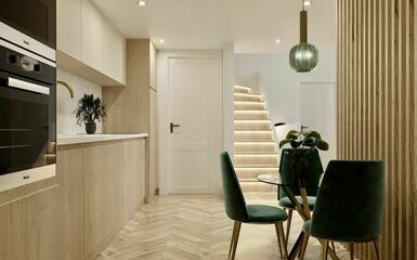 A Belgrád rakparton újul meg ez a 31 m2-es lakás 17 m2-es galériával kifinomult stílusban