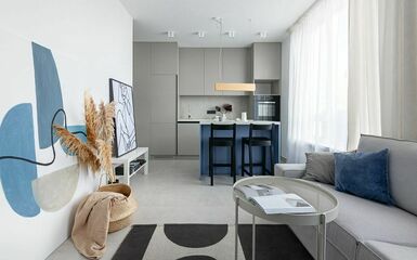 Könnyed modern lakberendezés kis lakásban, kék árnyalatokkal, kisebb összegből 43 m2-en