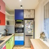 Egyedi tervezésű konyha színes frontokkal - Andok Zsuzsanna lakberendező, kerttervező