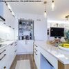 Zuglói új építésű lakás egyedi konyhája